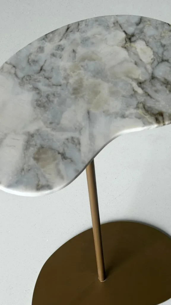 d nq np 2x 629032 mlb88114382697 072025 f mesa lateral tampo em marmore base dourado champagne 39x26