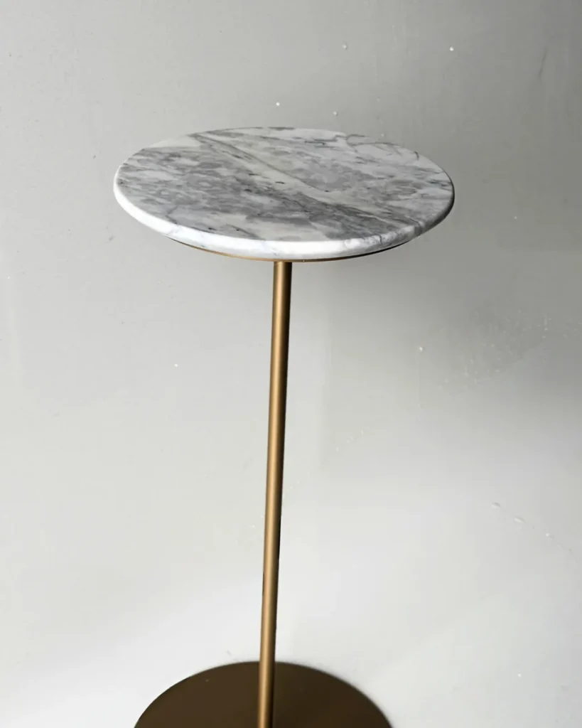 d nq np 2x 679411 mlb88113498045 072025 f mesa lateral tampo em marmore base dourado champagne 29x29