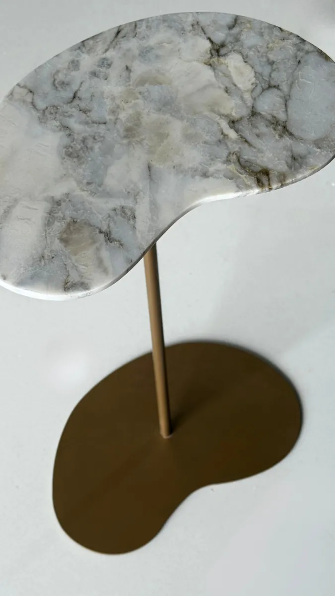 d nq np 2x 817922 mlb87780319170 072025 f mesa lateral tampo em marmore base dourado champagne 39x26