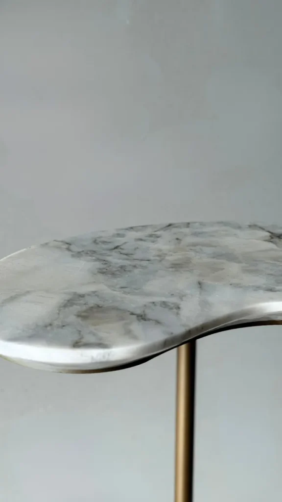 d nq np 2x 948228 mlb88114649535 072025 f mesa lateral tampo em marmore base dourado champagne 39x26